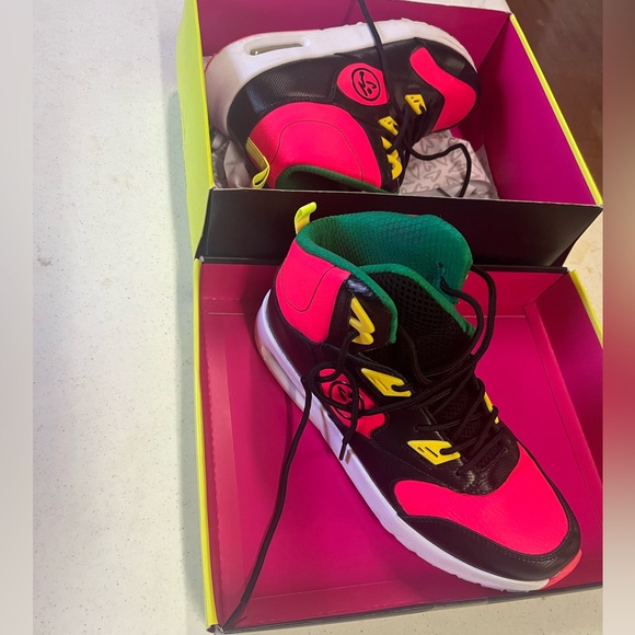 Zumba shoes hi top, Zumba Air Bounce, size 8.5, black and neon pink - Picture 9 of 10